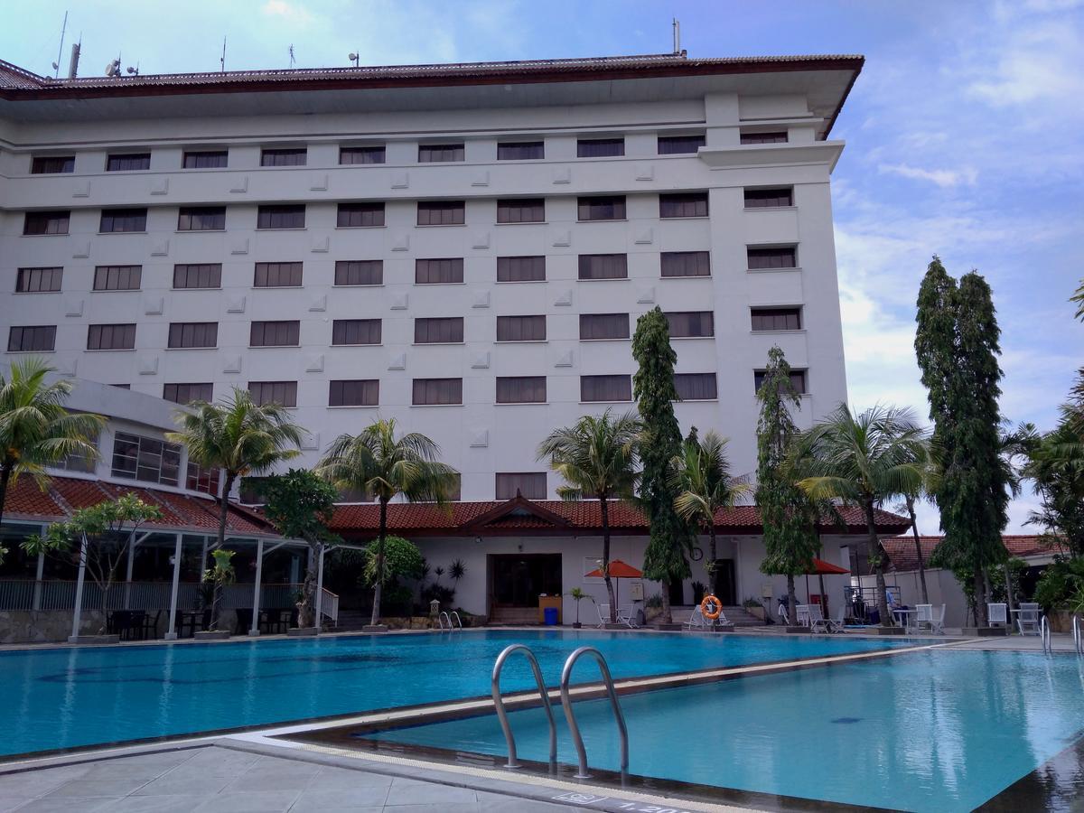 The Sunan Hotel Solo Exterior foto